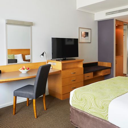 Novotel Perth Langley Экстерьер фото