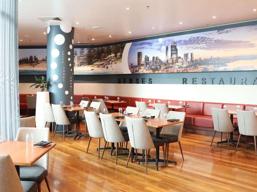 Novotel Perth Langley Экстерьер фото