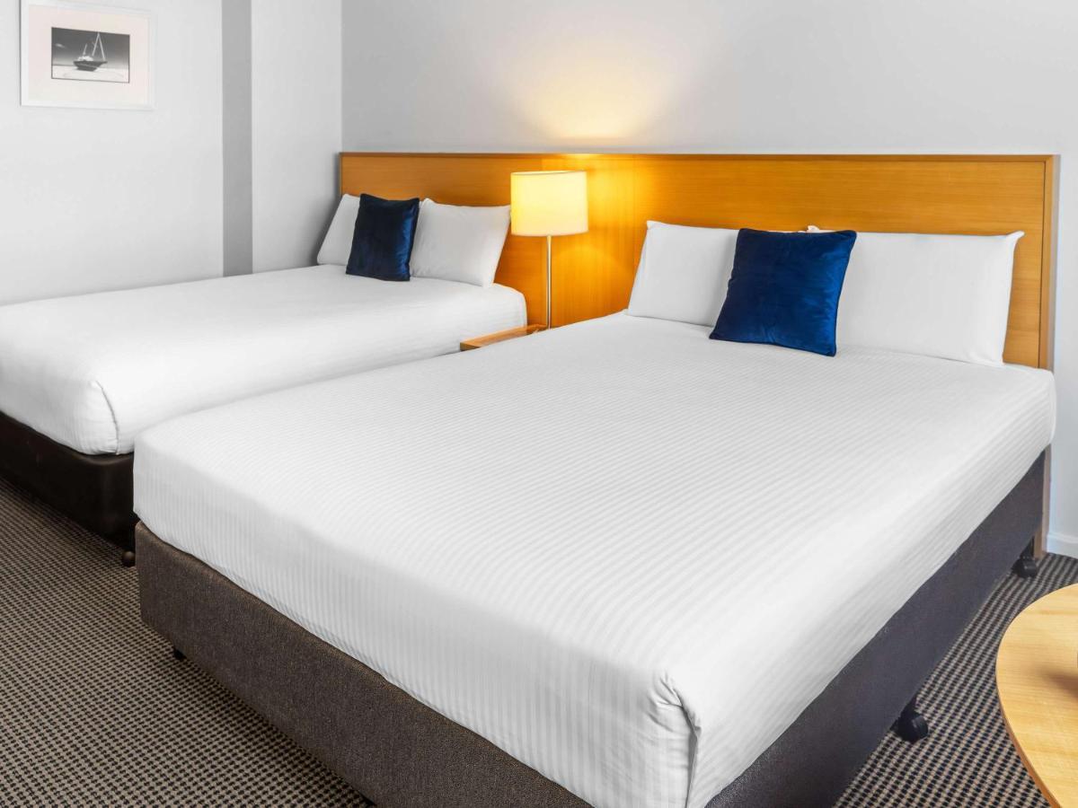 Novotel Perth Langley Экстерьер фото